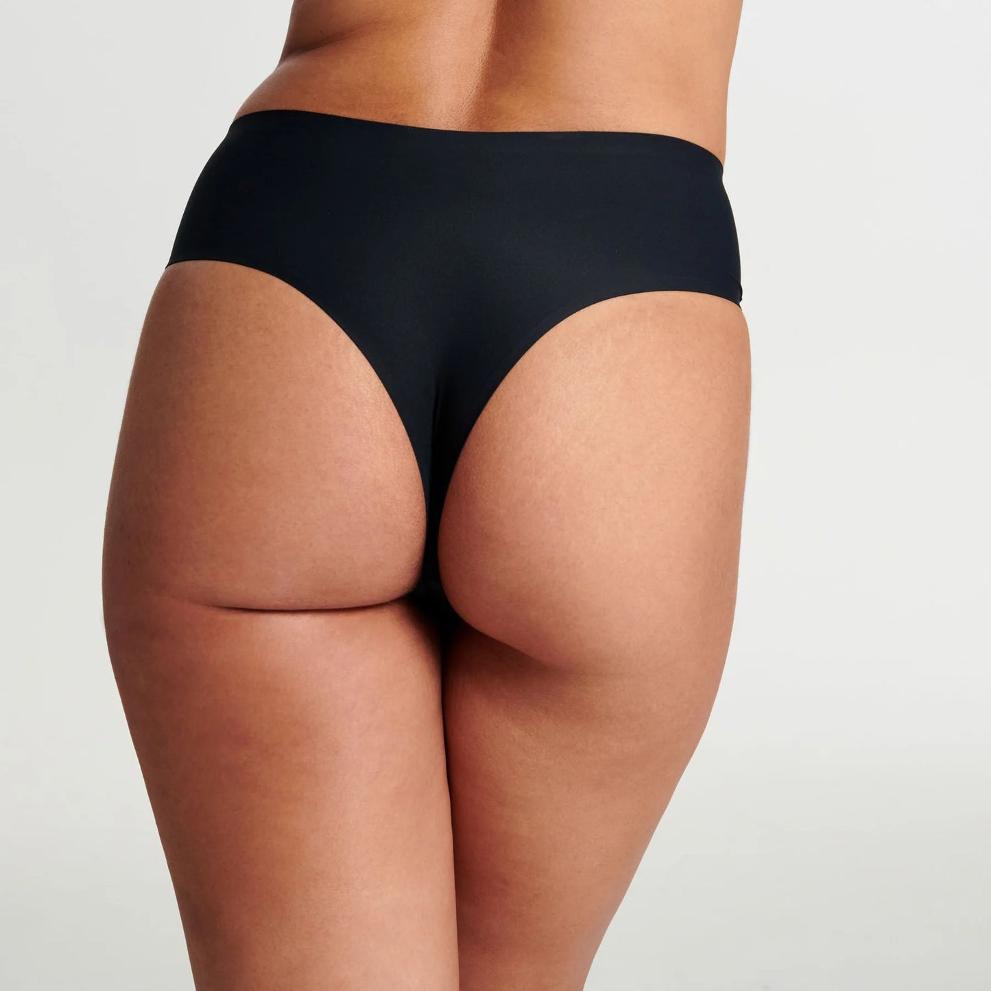 Seamless High-Waisted Thong