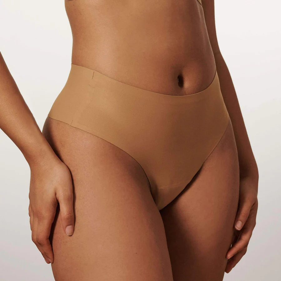 Seamless High-Waisted Thong
