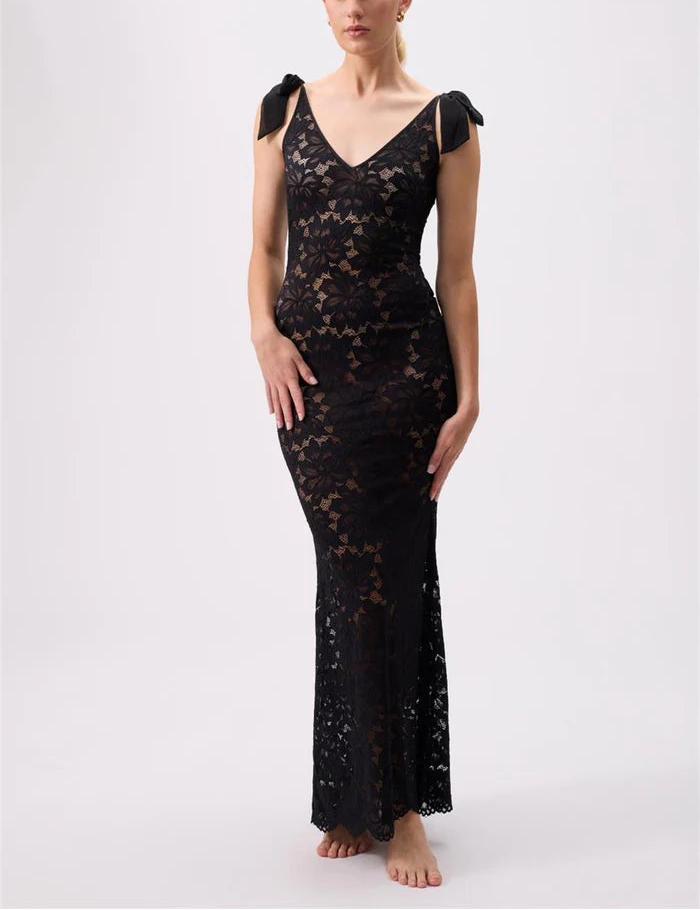 Montelle Intimates Amour Gown in black