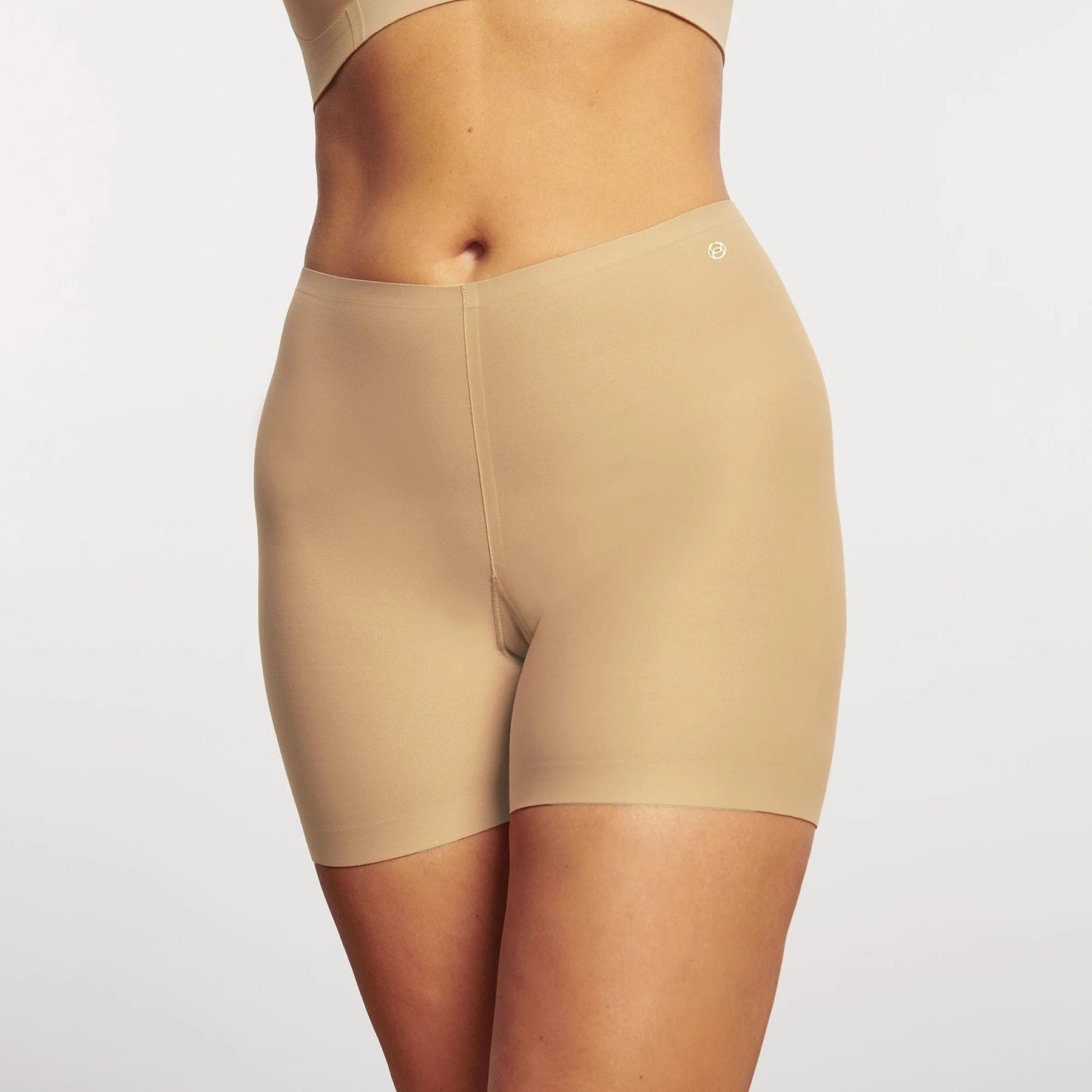 Evelyn & Bobbie High Rise Girlshort in Sand